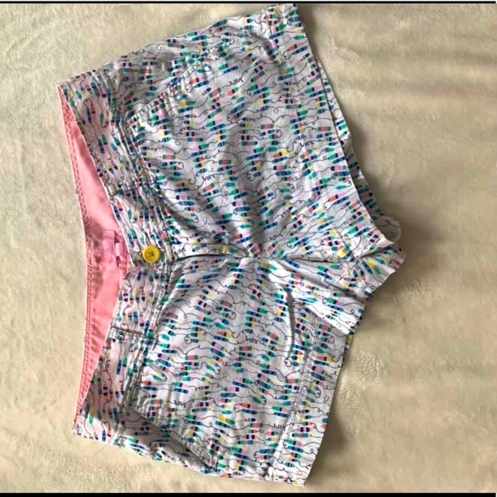 Lilly Pulitzer white/multi shorts. Size 8. GUC